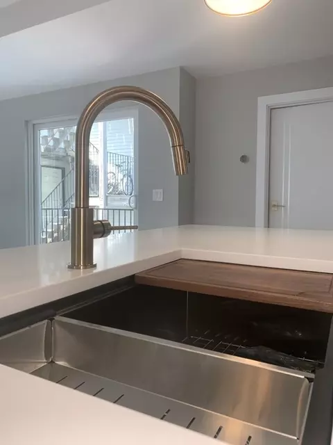 411 E 3rd St #4, Boston, MA 02127 photo 3