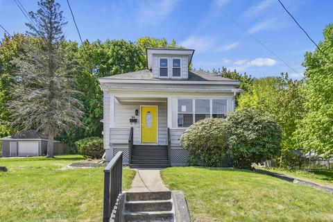 30 Bates Rd, Gardner, MA 01440