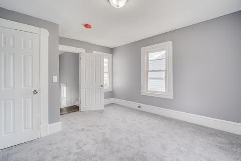 114 Mooreland St, Springfield, MA 01104 photo 11