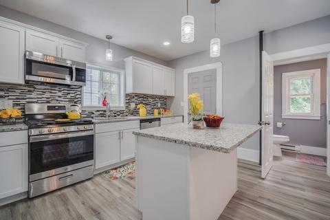 114 Mooreland St, Springfield, MA 01104