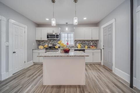 114 Mooreland St, Springfield, MA 01104 photo 2