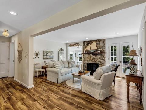 300 Mashpee Neck Rd, Mashpee, MA 02649 photo 5