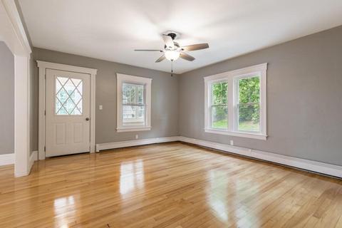 9 Glade St, Worcester, MA 01610 photo 5