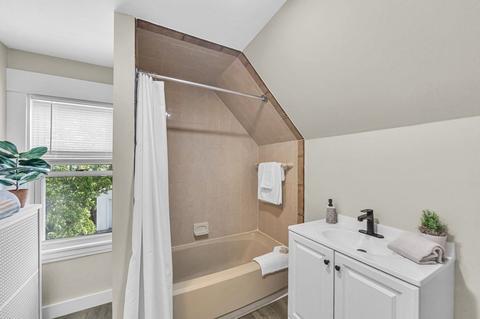 853 Armory St, Springfield, MA 01104 photo 17
