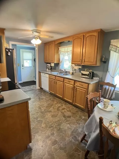 57 Wheaton Dr, Attleboro, MA 02703 photo 10