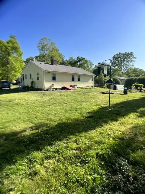 57 Wheaton Dr, Attleboro, MA 02703 photo 2