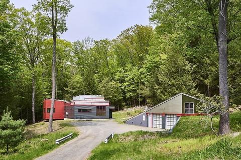 2 Laurel Hill Dr, Leverett, MA 01054