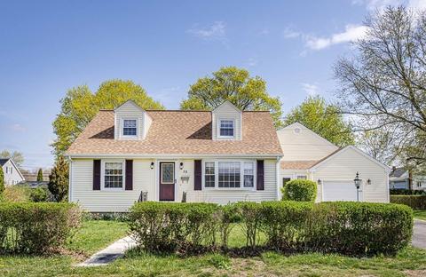 72 Nora Ave, Somerset, MA 02725