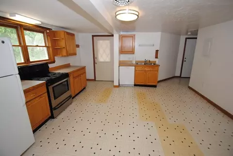 16 Hartness Rd #D, Sutton, MA 01590