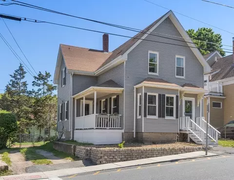 26 Chapel St, Gloucester, MA 01930 photo 1