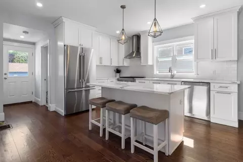 26 Chapel St, Gloucester, MA 01930 photo 6