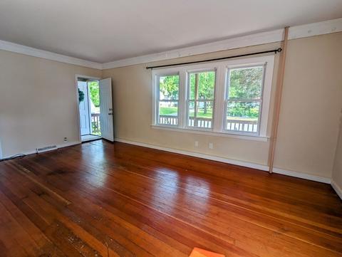 43 1st St, Webster, MA 01570 photo 3