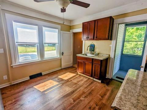 43 1st St, Webster, MA 01570 photo 4