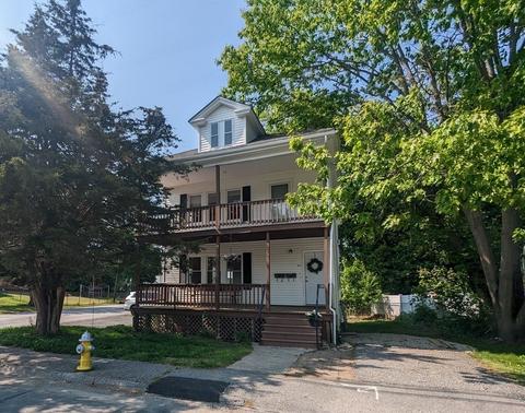 43 1st St, Webster, MA 01570