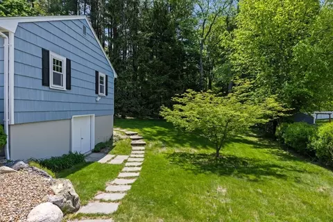 26 Laurel Ln, Reading, MA 01867 photo 34