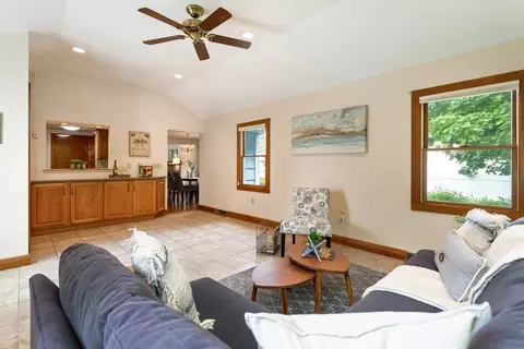 26 Laurel Ln, Reading, MA 01867 photo 22