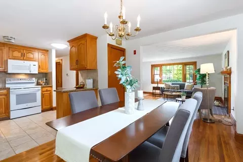 26 Laurel Ln, Reading, MA 01867 photo 11