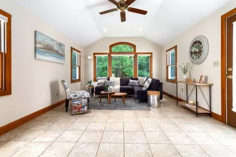 26 Laurel Ln, Reading, MA 01867 photo 20