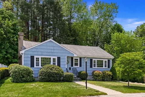 26 Laurel Ln, Reading, MA 01867 photo 1