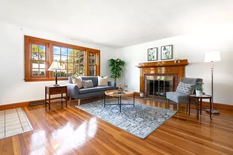 26 Laurel Ln, Reading, MA 01867 photo 3
