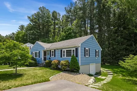 26 Laurel Ln, Reading, MA 01867 photo 2