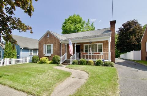 79 Strong St, Springfield, MA 01104