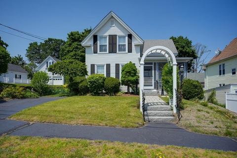 67 Pleasant St, Hudson, MA 01749
