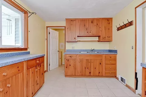 88 Bailey St, Worcester, MA 01602 photo 12