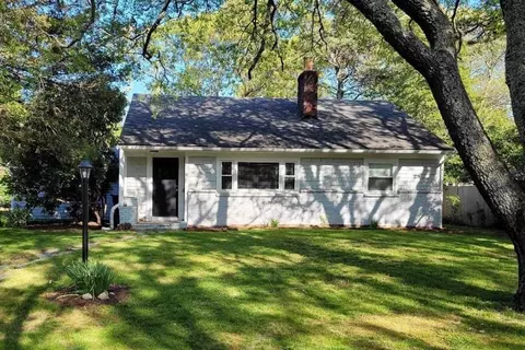 52 Ploughed Neck Rd, Sandwich, MA 02537