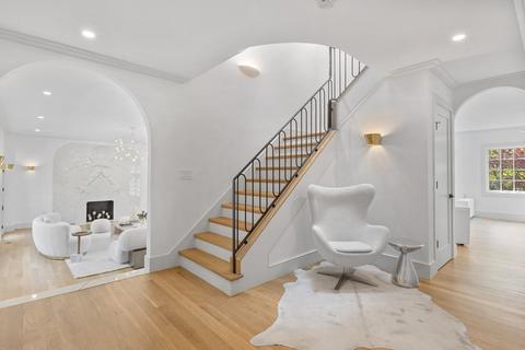 85 Willard Rd, Brookline, MA 02445 photo 3