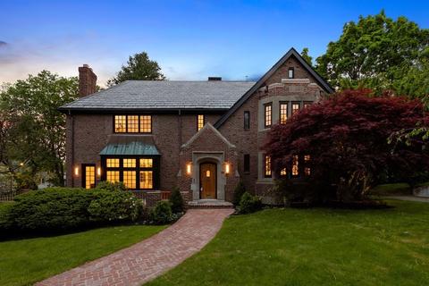 85 Willard Rd, Brookline, MA 02445