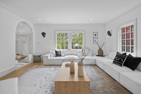 85 Willard Rd, Brookline, MA 02445 photo 6