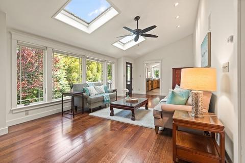 73 E Orchard St, Marblehead, MA 01945 photo 6