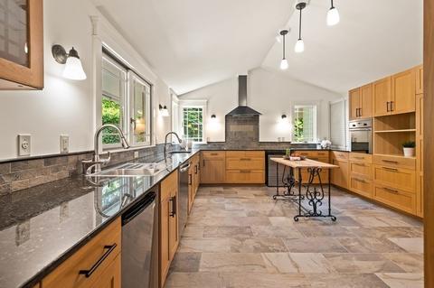 73 E Orchard St, Marblehead, MA 01945 photo 11