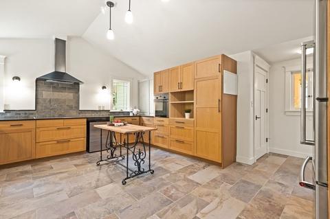 73 E Orchard St, Marblehead, MA 01945 photo 12