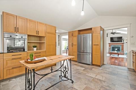 73 E Orchard St, Marblehead, MA 01945 photo 13