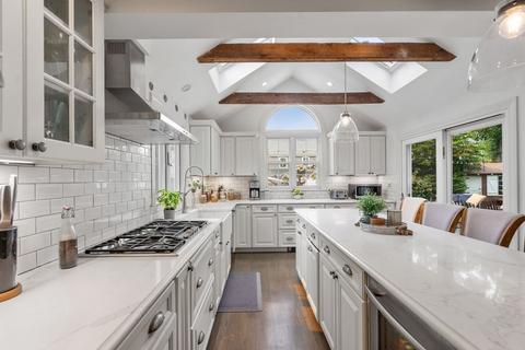 24 Puritan Ln, Dedham, MA 02026