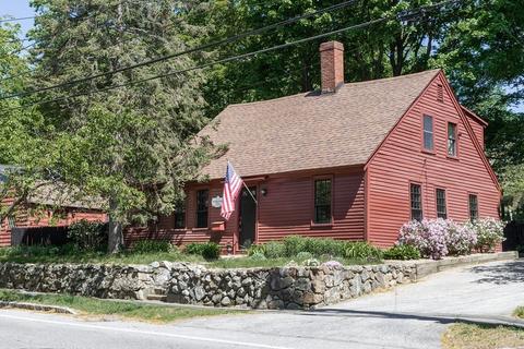 57 High St, Ipswich, MA 01938