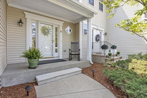 17 Abigail Ln #17, Pembroke, MA 02359