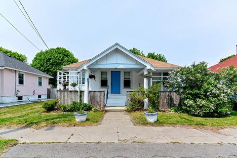 19 Q St, Hull, MA 02045