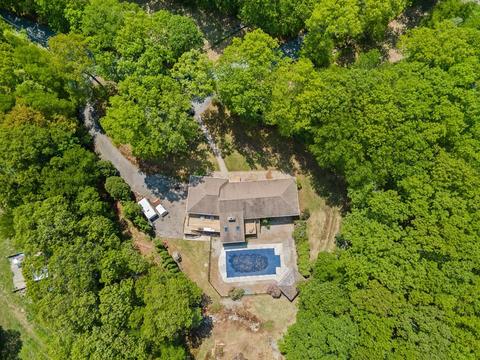182 Maple St, Douglas, MA 01516 photo 2