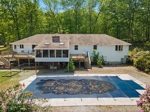 182 Maple St, Douglas, MA 01516 photo 3