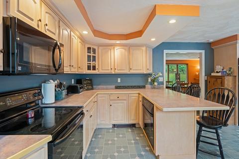 182 Maple St, Douglas, MA 01516 photo 11