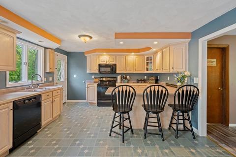 182 Maple St, Douglas, MA 01516 photo 9