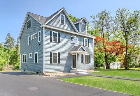 16 Oakdale Rd, Wilmington, MA 01887