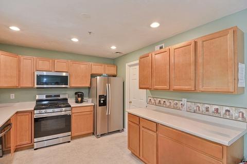 1185 Main St #10, Clinton, MA 01510