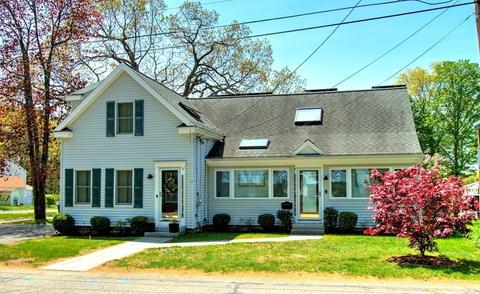 5 Third St, Ayer, MA 01432