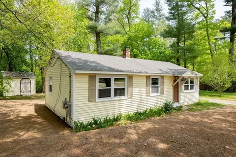 22 Raymond Ave, Pembroke, MA 02359