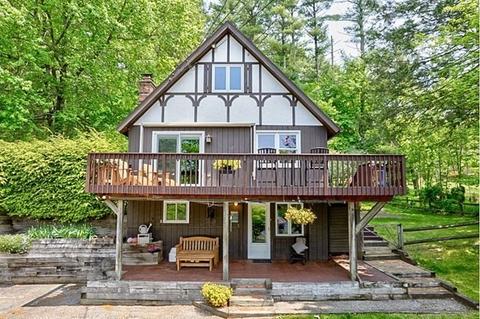 103 Shoreline Dr, Ware, MA 01082