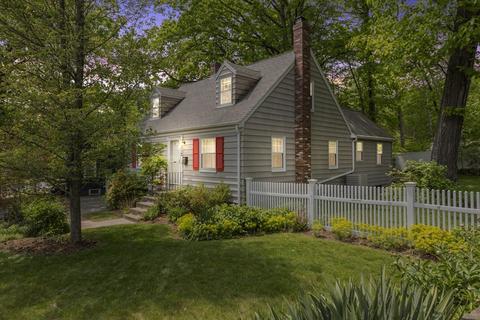 112 Myrtle St, Ashland, MA 01721